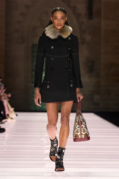 Look 24